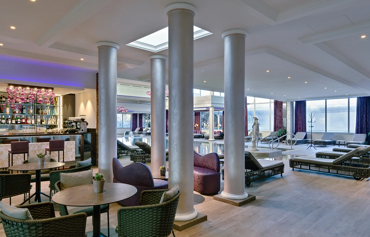 G&G bar - panoramic view